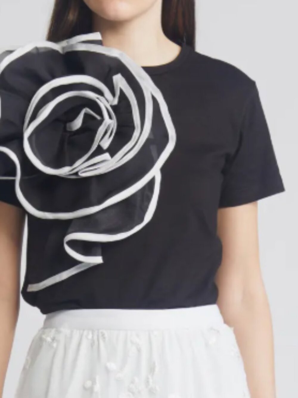 NIKKI LUND Florence 3D Flower T-shirt - Size Medium